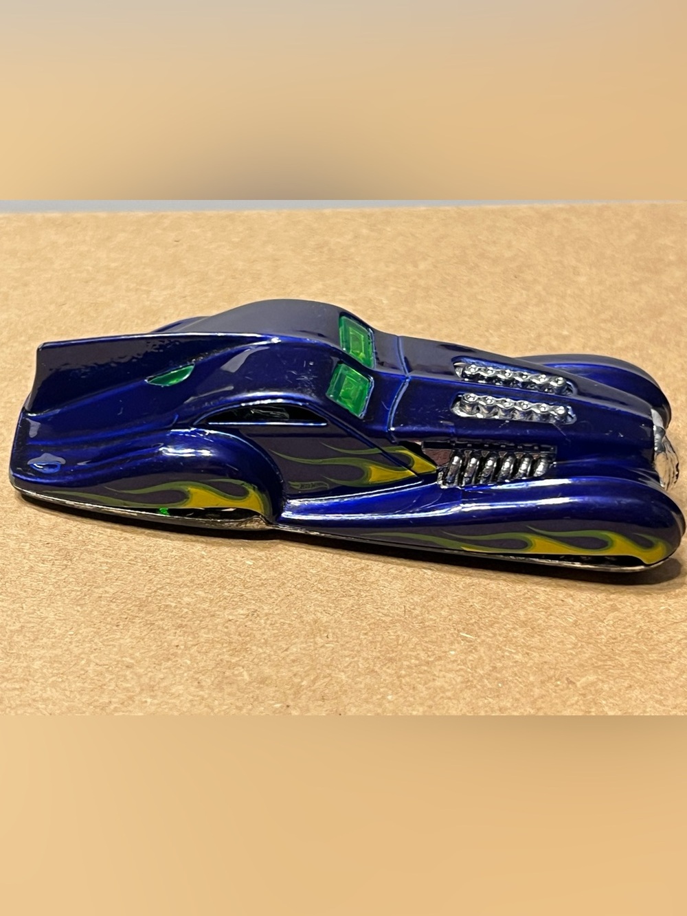 Hot Wheels Scream Liner Flash Fire Purple Flame Racer Toy Car for Kids